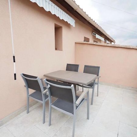 Studio Meuble Avec Terrasse Gréoux-les-Bains Екстериор снимка