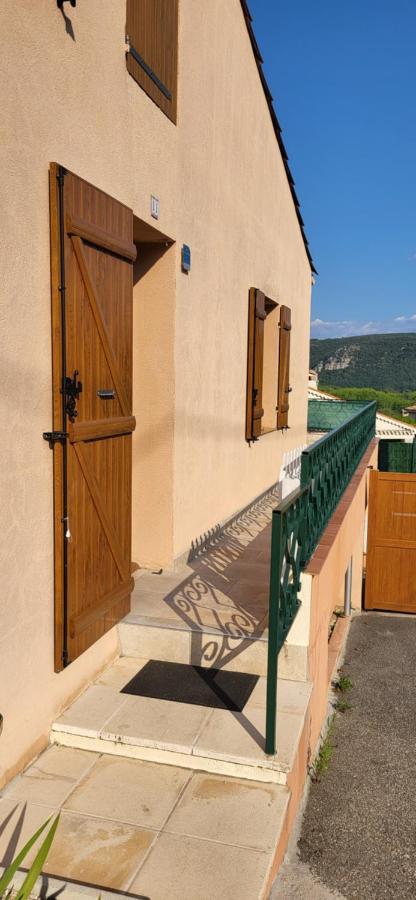 Studio Meuble Avec Terrasse Gréoux-les-Bains Екстериор снимка